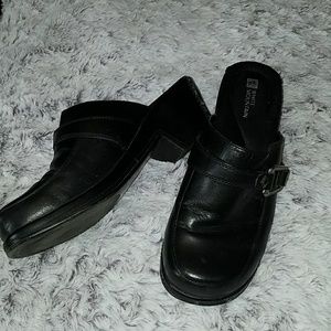 Black clog